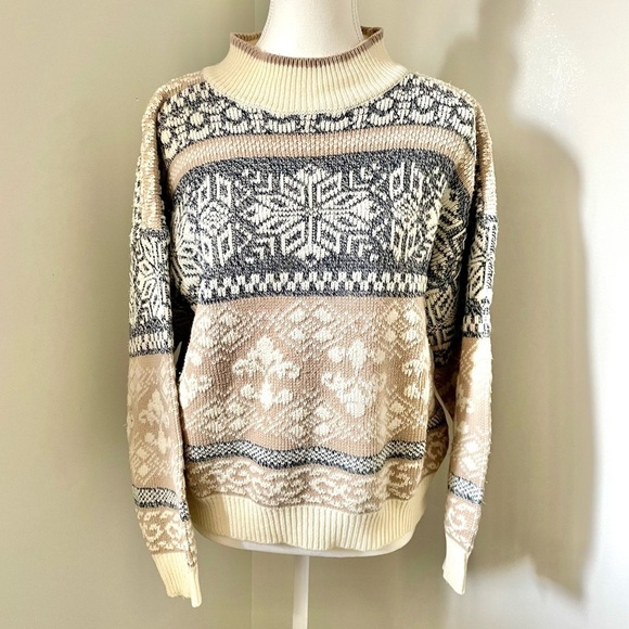 Vintage Sweaters - Vintage Snowflake Nordic Print Ski Sweater Turtleneck Cream and Grey Size Medium